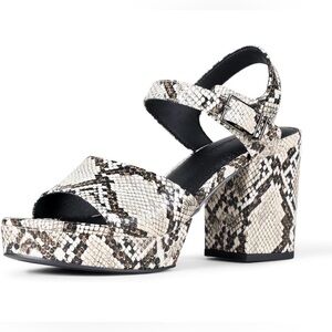 NIB - Amazon Essentials Black and White Snakeskin Platform Sandals
